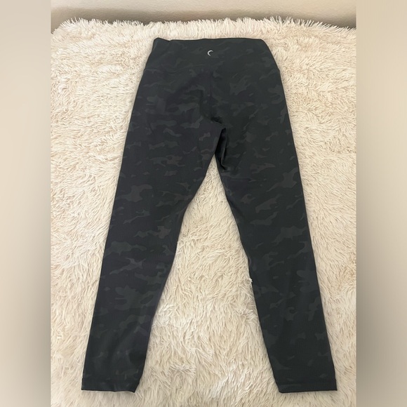 Zyia leggings, digital camo pattern - Picture 2 of 3